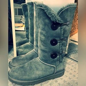 Classic Bailey Button Triplet II Boot